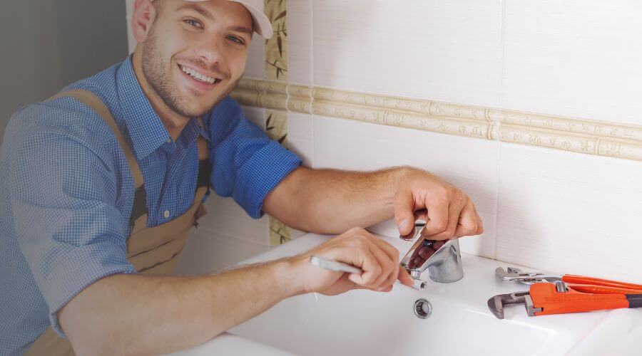 Handle or spout repair in Winnetoon, NE